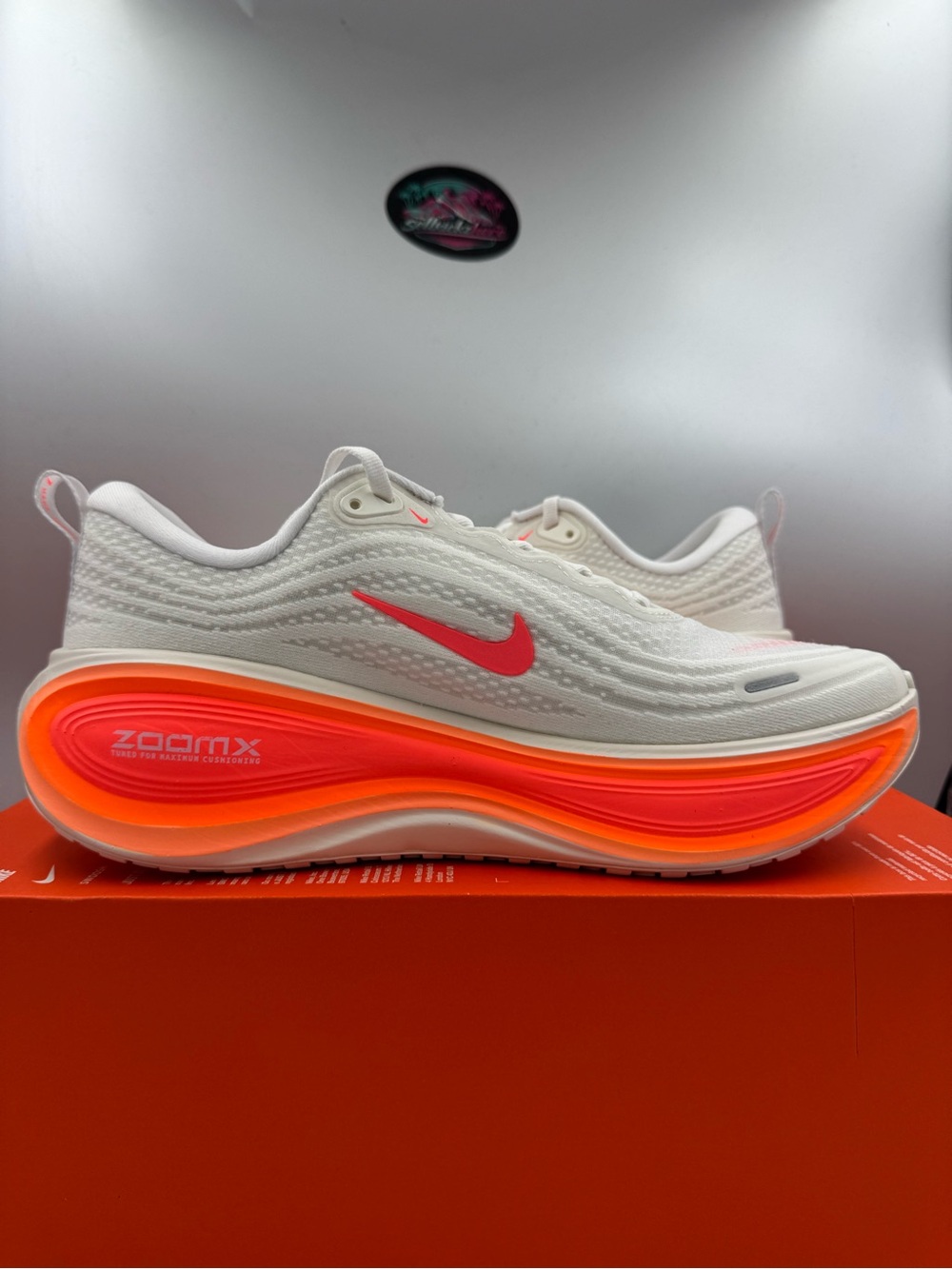 Nike Vomero Plus Sail Hot Lava BRAND NEW Size 10 Women - Picture 5 of 8